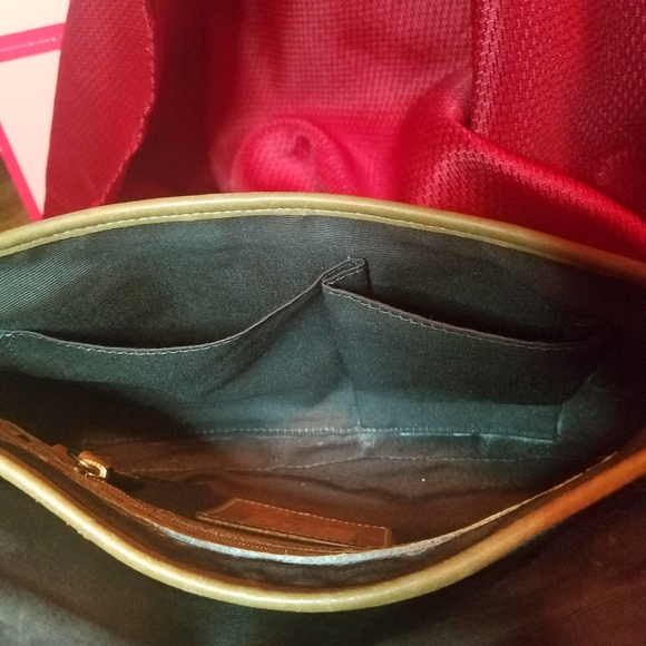 Coach Signature Satchel - Picture 6 of 16